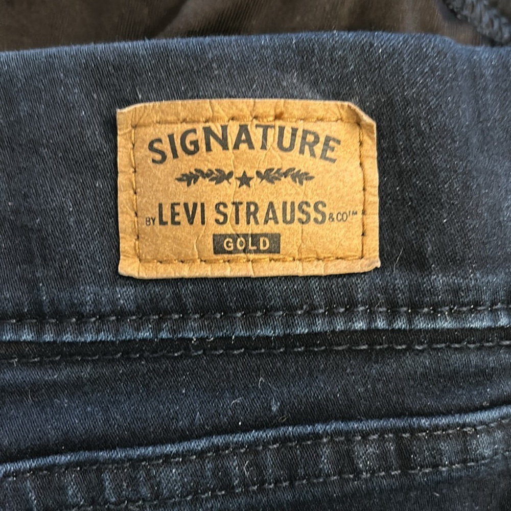 Levi Strauss Signature Totally Shaping pull-on skinny jeans - Picture 7 of 10